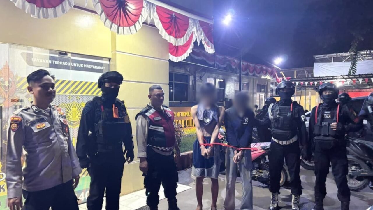 Patroli Brimob dan Polsek Cilincing Amankan Dua Pria Diduga Terlibat Curanmor