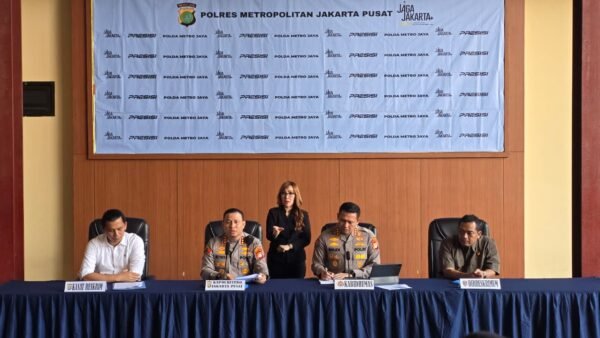 Dirreskrimum Polda Metro Jaya Kombes Pol Imam Imanuddin dalam rilis perkara Percetakan Mau Print di Polres Metro Jakarta Pusat, Jumat, 26 Juni 2026.