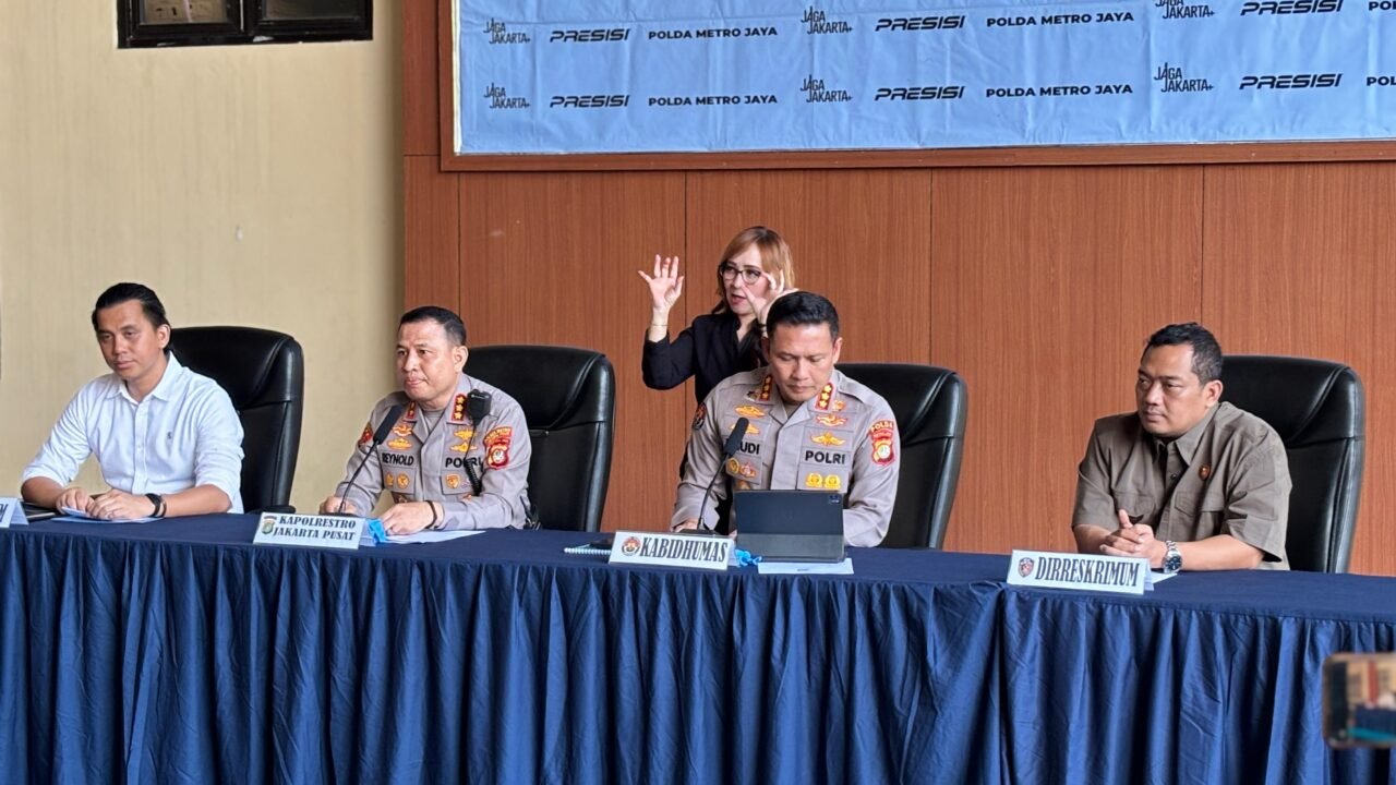 Kabidhumas Polda Metro Jaya Kombes Pol Budi Hermanto dalam rilis perkara Percetakan Mau Print di Polres Metro Jakarta Pusat, Jumat, 26 Juni 2026.