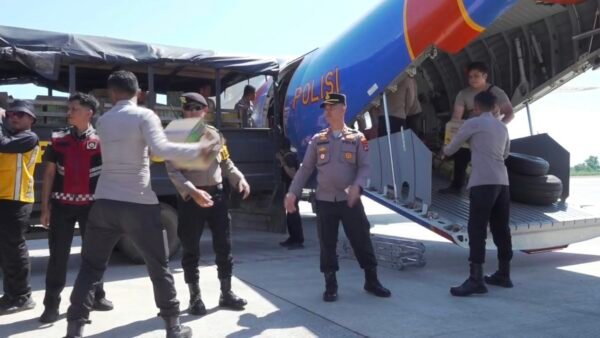 Bantuan Kapolri Tiba di Labuan Bajo, Logistik Disiapkan untuk Warga Terdampak Gempa Flores