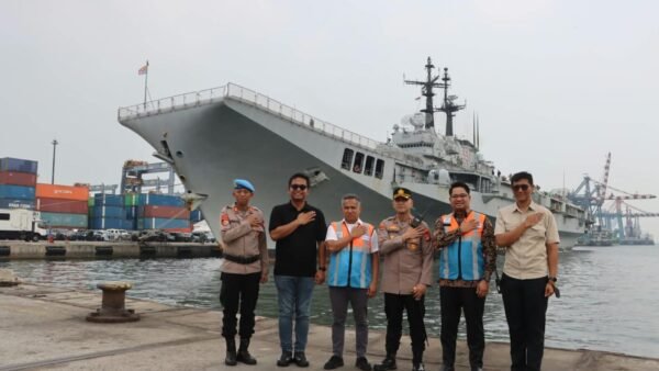 Kapolres Pelabuhan Tanjung Priok Hadiri Penyambutan ITS Giuseppe Garibaldi