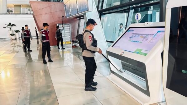Brimob Polda Metro Jaya Sterilisasi Terminal 3 Soetta Jelang Kedatangan AFC